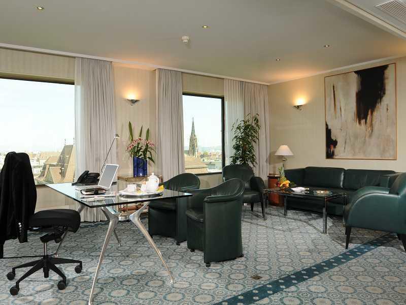 Hilton Basel Hotel Екстериор снимка